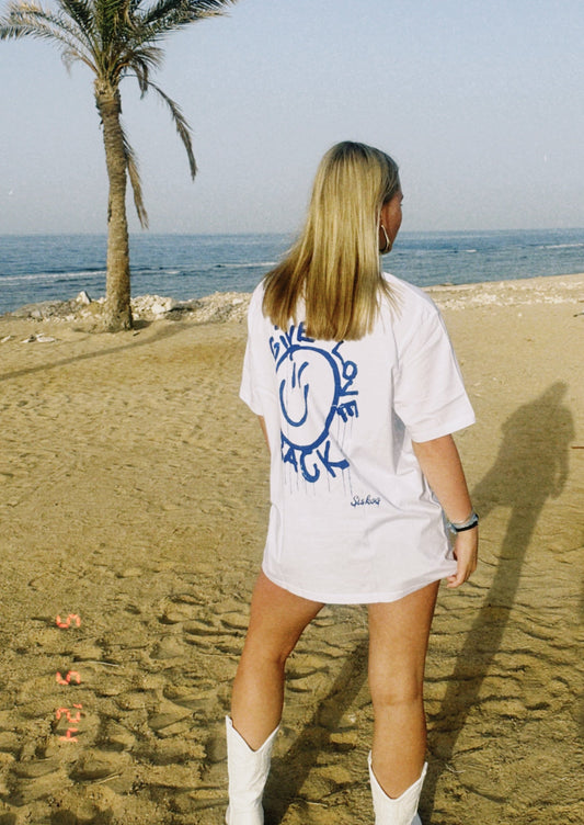 Give love back, T-shirt, Siskoo